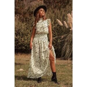 Lulu's Sweet Shimmer Cream Floral Print Smocked Maxi Dress Size‎ Small